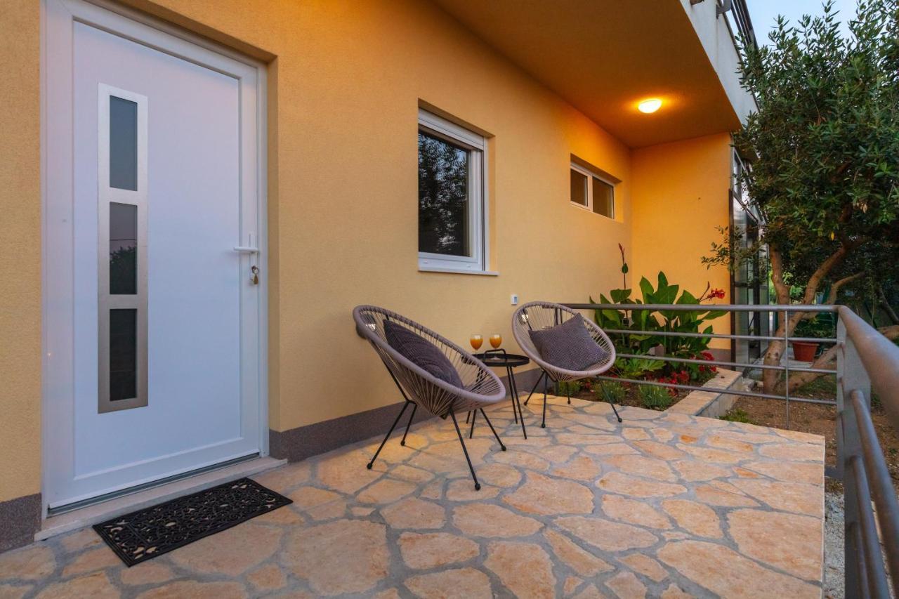 Villa Oliva Kastela Exterior photo