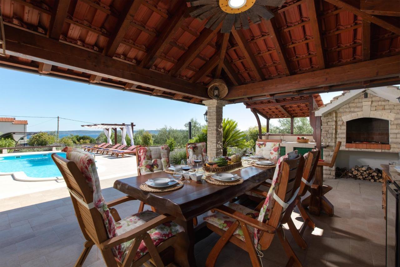 Villa Oliva Kastela Exterior photo