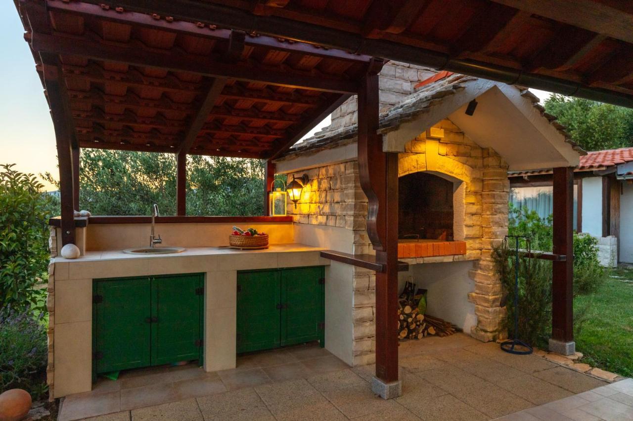 Villa Oliva Kastela Exterior photo