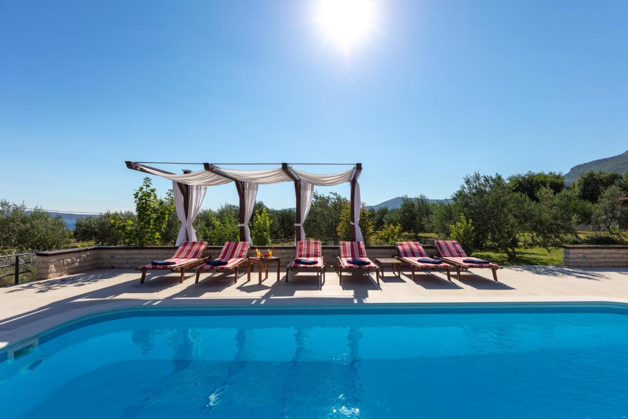 Villa Oliva Kastela Exterior photo